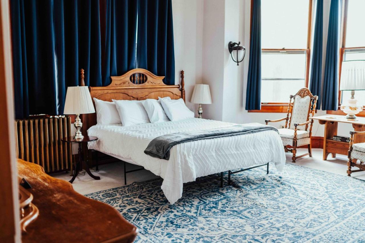 Town Hall Inn Lead Εξωτερικό φωτογραφία