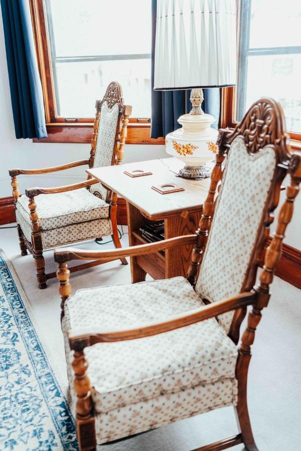 Town Hall Inn Lead Εξωτερικό φωτογραφία